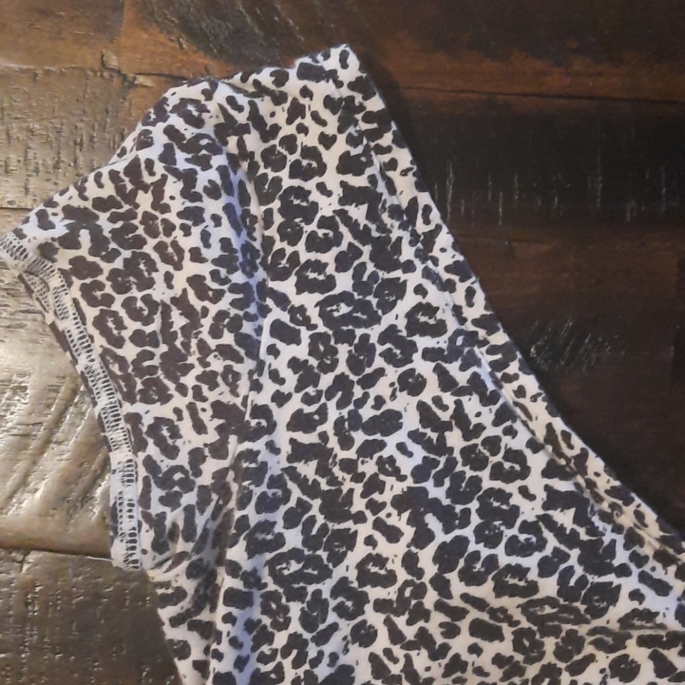 Snow Leopard tee - Picture 3 of 6
